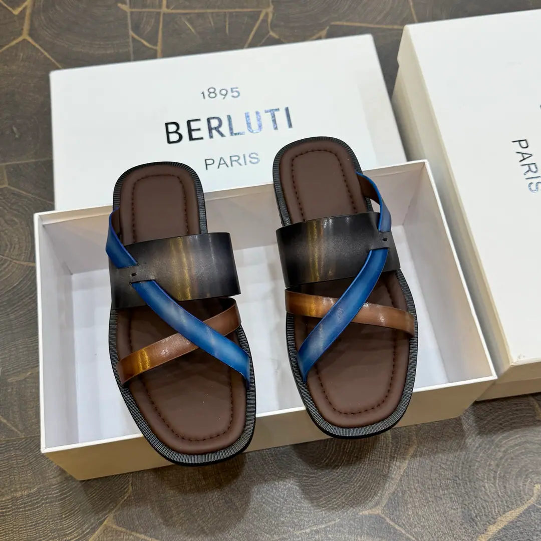 Berlut* Brute men's high-end leisure slippers.｜Importing artificially modified cow leather.｜Importing calf skin inside.｜The feet are real.｜Handmade is a big deal.｜The feet are light and comfortable.｜It's a remarkable attitude. Size: 39-44（45.46.47.48Custom）