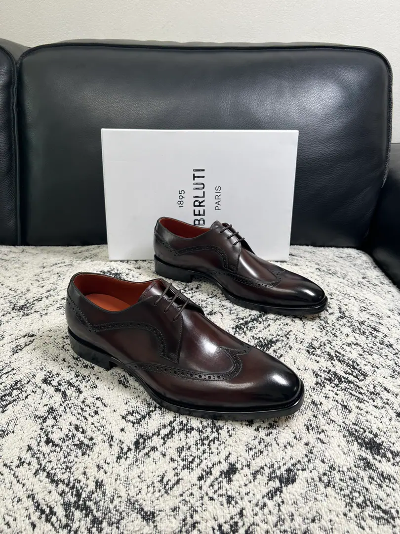 Berluti High Quality Top-level craft Brute. The counter is being synchronized with the original distribution configuration., Italian imports of cow flour, All imported water- dyeed cattle stubs., Shoes under the sole.: The original factory is super comfortable with the original base., The original factory and the single., Codes 39-44（Sold38 45 46）