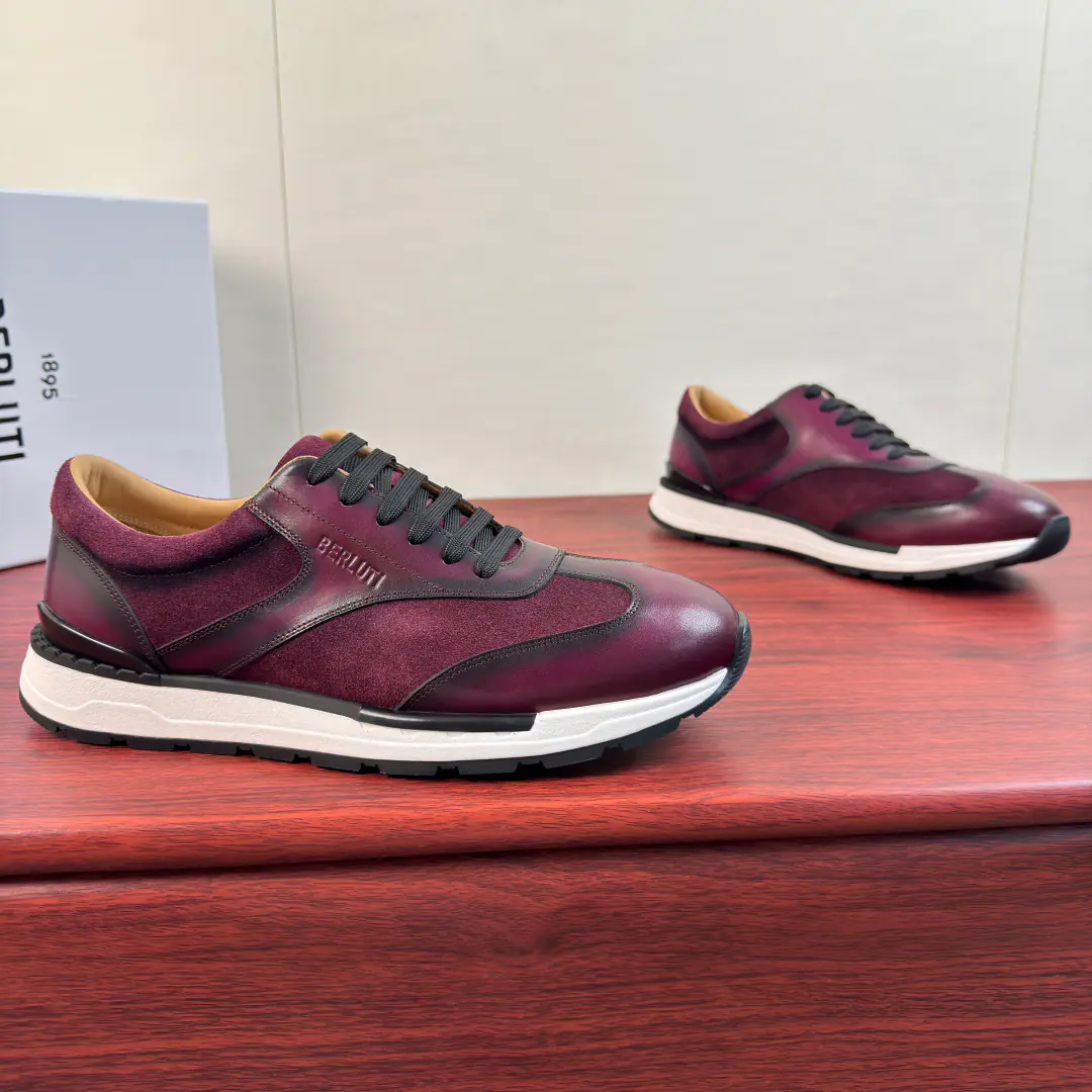 Berluti/Brute. Fast TrackLeather sneakers. ！ Classic Derby sneakers. Venezia The pure color gradient leather is combined with a pure colored anti-feat leather complexion. The leather is extremely good.（Look at the details.）Combining anti-feat leather to increase overall resilience and resilience of shoes, Side clears high pressure.BerlutiLetterlogoIdentification Details, In the skin of Ben's cow., Combination with leather emulsion cushions, BallastlogoIdentification Details, Light rubber soles., Geometric pattern for slide field details, Comfortable foot., Stability is perfect., Multiple Colours, It meets different matching needs., Full package！ Size: 39-40-41-42-43-44Skins size.（Customable38.45.46） The cargo.: E0187 Wine.