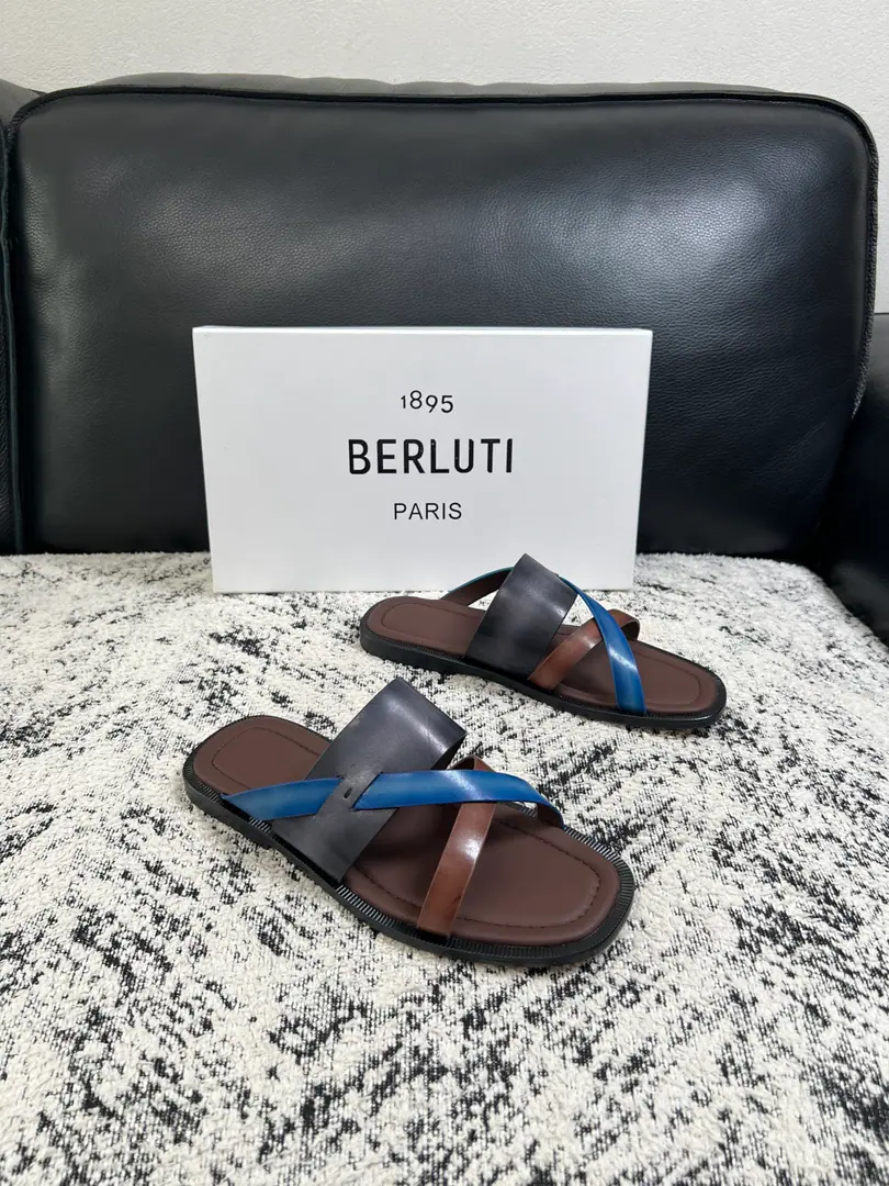 Berluti High Quality Top-level craft Brute. Shoes cabinet is being co-distributed to the original plant configuration, Italian imports of cow flour, All imported water- dyeed cattle stubs., Shoes under the sole.: The original factory is super comfortable with the original base., The original factory and the single., Codes 39-44（Sold45 46 47）