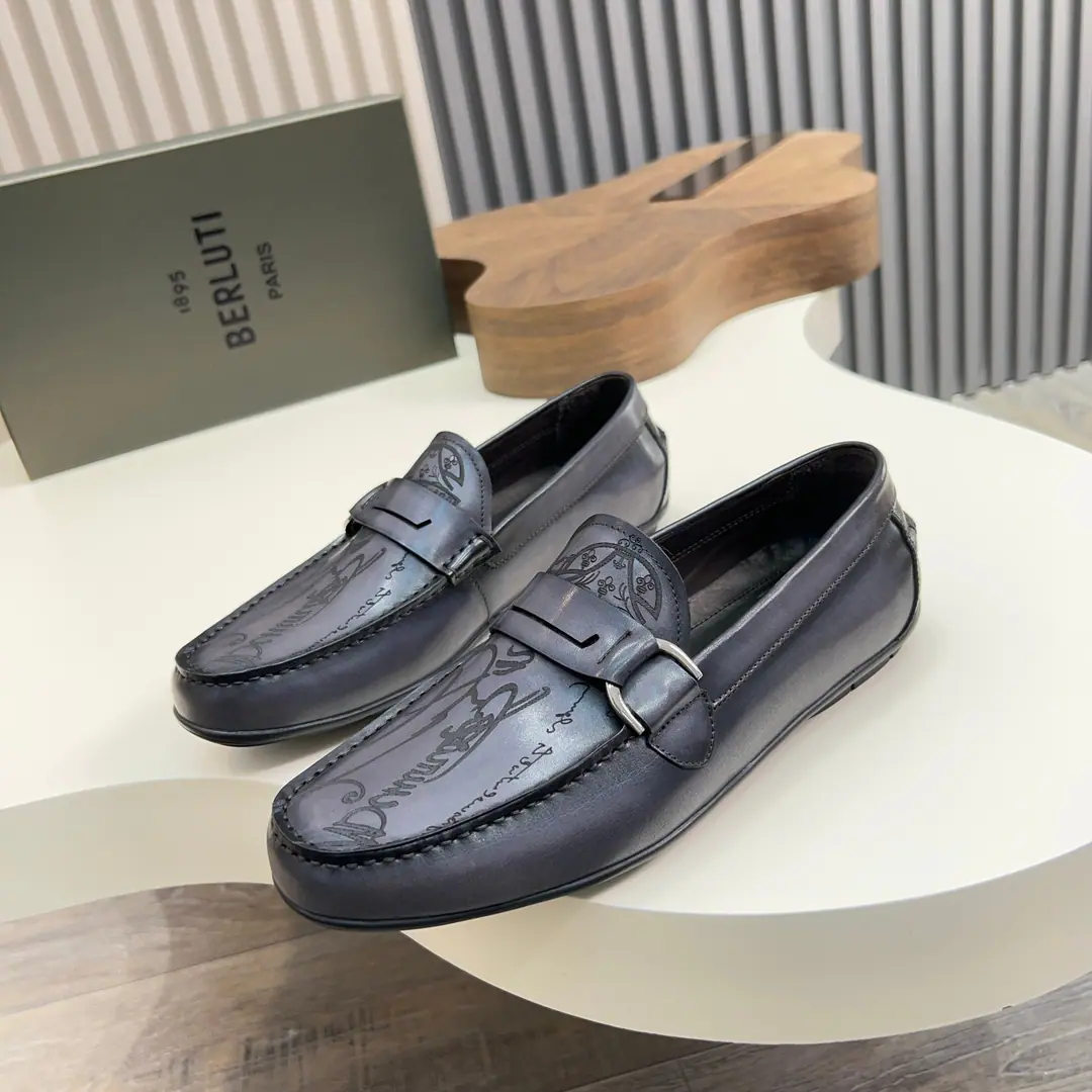 Berlui/Brute. Handmade men's leather shoes., Italian imports of embryos The skin of a cow. The inside calf skin. Pure manual top colouring process The skin is so delicate and bright. It's not a quality market. Details are fine. Inreben dyes the cow skin.. Dollar Size: 39-44