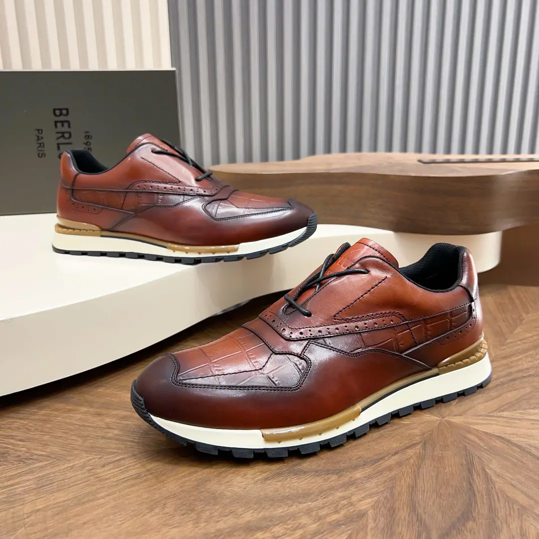 💋💍Berlut* Brute. New Series Sport TrackLeather and nylon low-skinning shoes. Official sales priceRMB, This sneakers is in Italy.🇮🇹Imported cow embryos to connect technology webwork Artificial color modification and coloring. The inside water dyes the skin of the cow. A separate cow's skin bounces back. Full details. 1895I'm not sure I'm sure I'm sure I'm sure I'm not., Shoe-tone-tube stamp.BWordlogo Black and White Original Original Base The soles are very athletic., The shoe head is in a narration., The line of mooring contrasts with the heel color.. MatchFast TrackAnd there we are., Expressing a young fashion attitude and a mindless sport.. Standard leather shoe code number: 39-44. Custom45 46