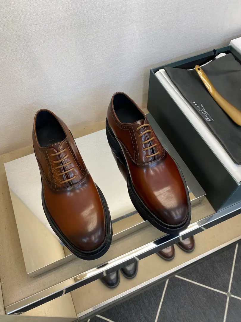 ⚠️【BERLUT＊】 ⚠️Artificial paint for color. ⚠️Fashion Debys. ⚠️Positive: 39One.44, (5One.10） ⚠️High-tech pure handcraft🐂Goods！Fashion is high-light.💯💯, Shoemaker is a pure hand-colored man., Real art.！The water towers are also re-colored.！Fahrenheit.: Artificial painting of cattle skins in Italy.(It's super-high., A touch.), Uchi.: Importing cow skin, Slipperproof rubber floor！！Super-cerial sense！Gentleman.！38, 45, Make a no-refund order.