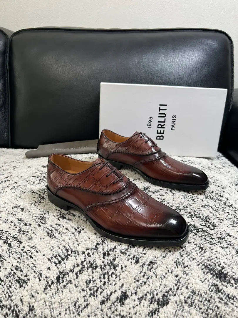 Berluti High Quality Top-level craft Brute. The counter is being synchronized with the original distribution configuration., Italian imports of cow flour, All imported water- dyeed cattle stubs., Shoes under the sole.: The original factory is super comfortable with the original base., The original factory and the single., Codes 39-44（Sold38 45 46）