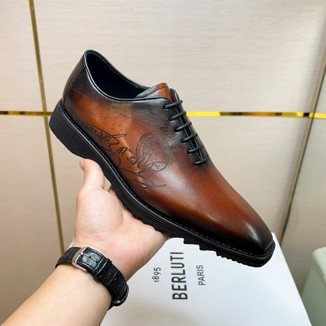 BerlutiBrute's men's shoes. This shoe-strap with a unique sense of modernity is out of order., The skin-shoe face is set with a very flexible and light sole.. The fabric is painted by the original cow skin.. Soft water to dye the cow's skin., Original Base. Codes: 39-44Code, 38 45Freeze!