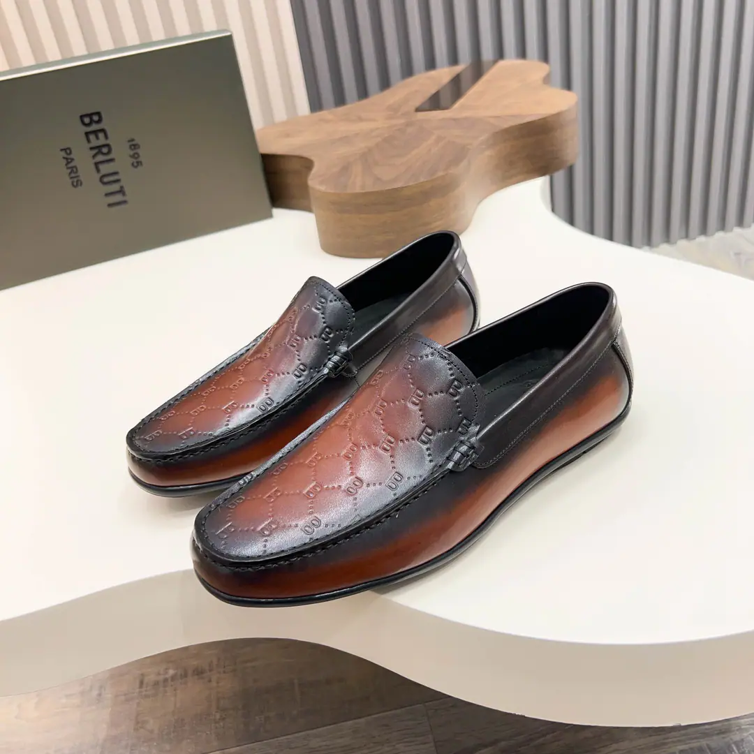 Berlui/Brute. Handmade men's leather shoes., Italian imports of embryos The skin of a cow. The inside calf skin. Pure manual top colouring process The skin is so delicate and bright. It's not a quality market. Details are fine. Inreben dyes the cow skin.. Dollar Size: 39-44 45Sold