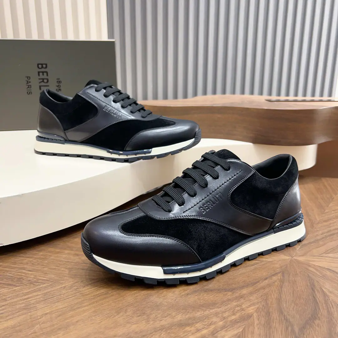 💋💍Berlut* Brute. New Series Sport TrackLeather and nylon low-skinning shoes. Official sales priceRMB, This sneakers is in Italy.🇮🇹Imported cow embryos to connect technology webwork Artificial color modification and coloring. The inside water dyes the skin of the cow. A separate cow's skin bounces back. Full details. 1895I'm not sure I'm sure I'm sure I'm sure I'm not., Shoe-tone-tube stamp.BWordlogo Black and White Original Original Base The soles are very athletic., The shoe head is in a narration., The line of mooring contrasts with the heel color.. MatchFast TrackAnd there we are., Expressing a young fashion attitude and a mindless sport.. Standard leather shoe code number: 39-44. Custom45 46