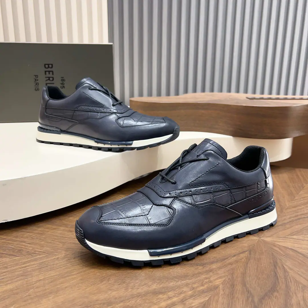 💋💍Berlut* Brute. New Series Sport TrackLeather and nylon low-skinning shoes. Official sales priceRMB, This sneakers is in Italy.🇮🇹Imported cow embryos to connect technology webwork Artificial color modification and coloring. The inside water dyes the skin of the cow. A separate cow's skin bounces back. Full details. 1895I'm not sure I'm sure I'm sure I'm sure I'm not., Shoe-tone-tube stamp.BWordlogo Black and White Original Original Base The soles are very athletic., The shoe head is in a narration., The line of mooring contrasts with the heel color.. MatchFast TrackAnd there we are., Expressing a young fashion attitude and a mindless sport.. Standard leather shoe code number: 39-44. Custom45 46