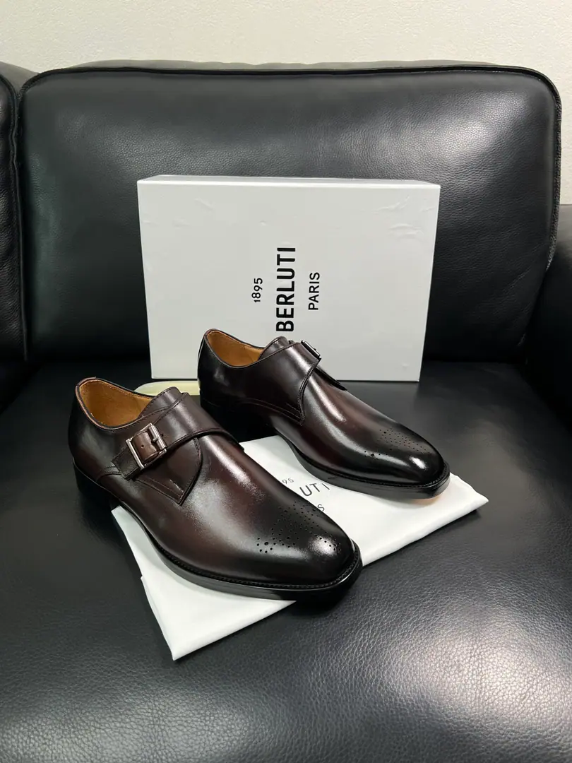 Berluti High Quality Top-level craft Brute. The counter is being synchronized with the original distribution configuration., Italian imports of cow flour, All imported water- dyeed cattle stubs., Shoes under the sole.: The original factory is super comfortable with the original base., The original factory and the single., Codes 39-44（Sold38 45 46 47）