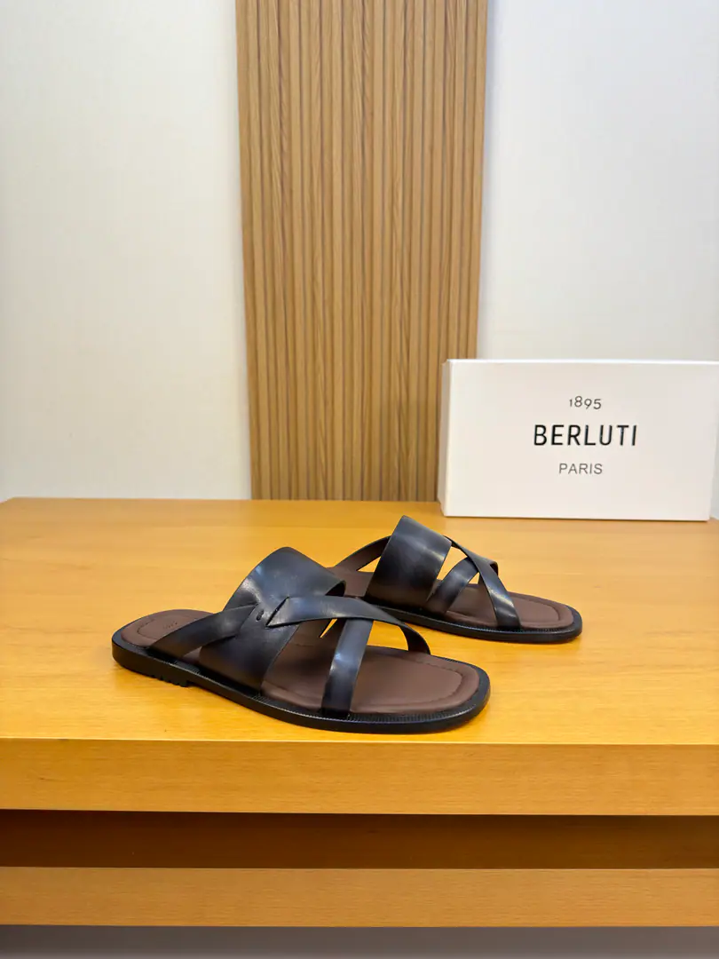 【 Berluti】Borrutti.(Brute.) High-end quality Original List·- Rhythm slippers. Shoe.: Imports🔝Napa Skin-water shampoo process, Water table.Napa Skin. Uchi.: Water-tied cow skin. Otsumi!: It's so light.TPRRubber·Real leather.. Combining is a big-ass skin. Super-high-quality control.·- I'm doing a little work.: Highlight( High-end·- How expensive.·Slot ) Size: 39-44（38.45.46.47.48.Codes can be ordered.)·B0182