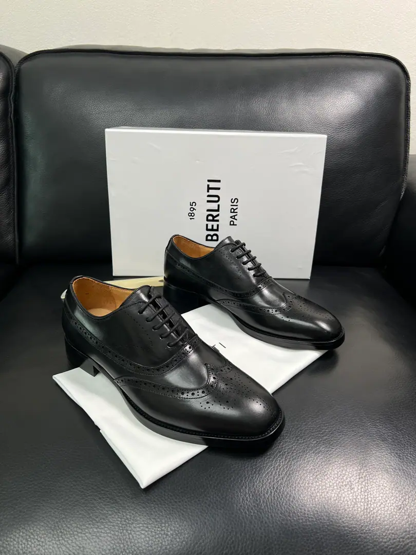 Berluti High Quality Top-level craft Brute. The counter is being synchronized with the original distribution configuration., Italian imports of cow flour, All imported water- dyeed cattle stubs., Shoes under the sole.: The original factory is super comfortable with the original base., The original factory and the single., Codes 39-44（Sold38 45 46 47）