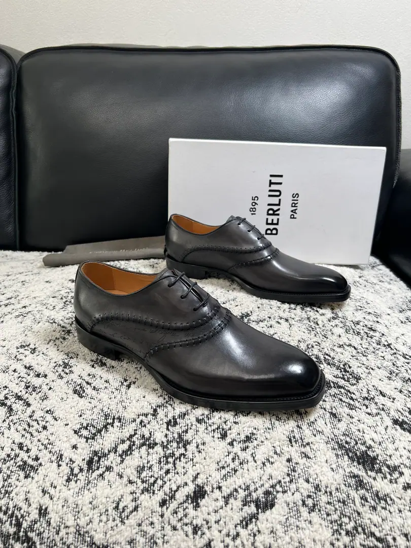 Berluti High Quality Top-level craft Brute. The counter is being synchronized with the original distribution configuration., Italian imports of cow flour, All imported water- dyeed cattle stubs., Shoes under the sole.: The original factory is super comfortable with the original base., The original factory and the single., Codes 39-44（Sold38 45 46）