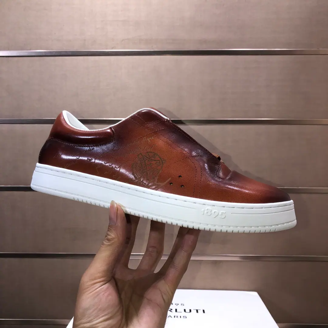 Plant Borrutti.（Berluti）New sports and leisure shoes.👉 The counter is on line.👏Original version 1:1Original shoe development, The upper foot is very comfortable. - I'm doing a little work. The shoe face is made of top-decked cow skin., The side of the side is branded.logoMark, The plain soft rubber base., Leisure fashion., High-end quality, Codes: 39-45, (45- It's a deal.)