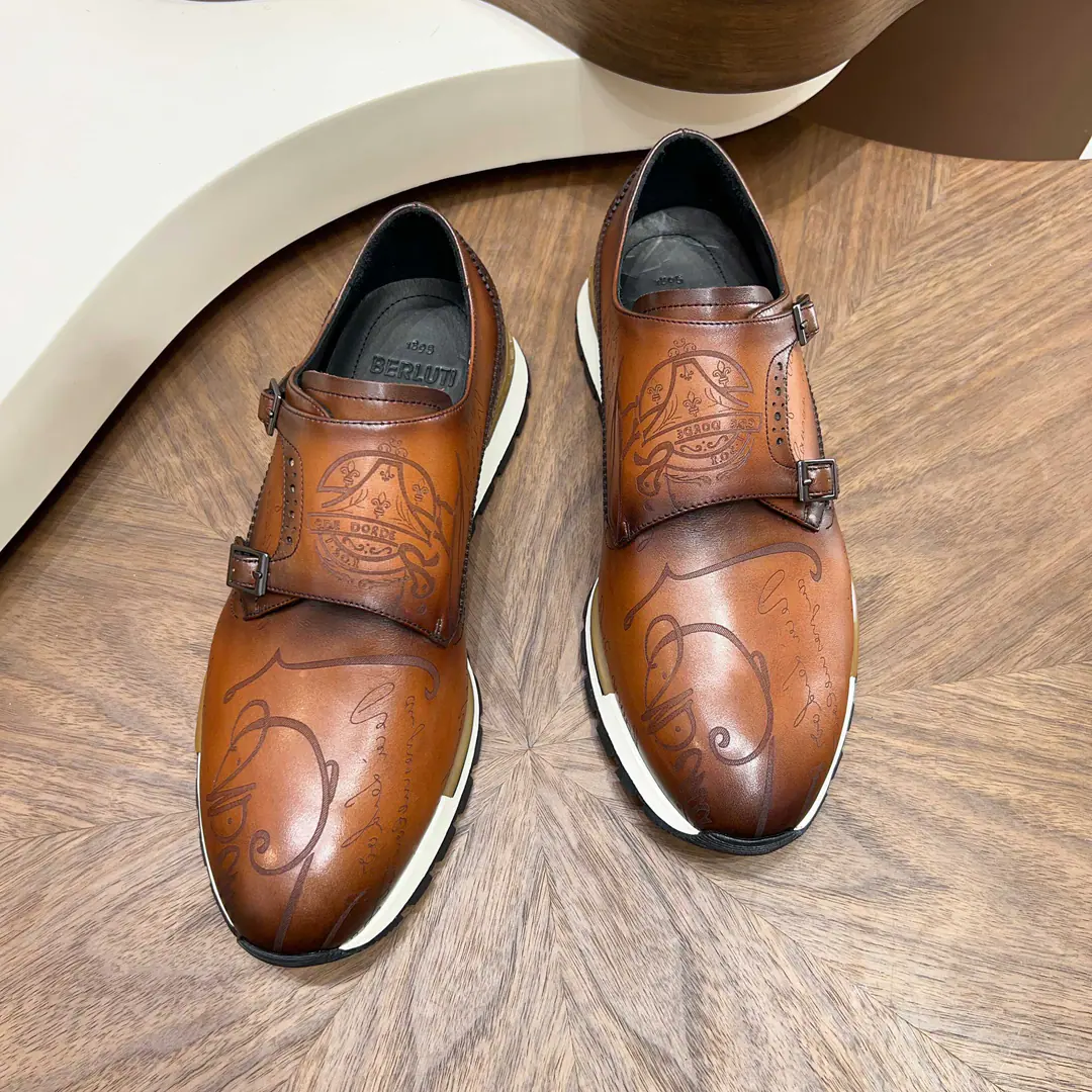🔥 Berluti（Brute.）Hand-made change of Monk shoes BerlutiMarked manual gravy process, Each pair is the only thing that's ever become a thing of the past.✨ Double buttons.+Brock., A brand-written gravy stamp., ♪ The high-level senses are full ♪ Slip-deep design, Comfortable and high., Telecommuting/You can wear it for your leisure. ✅ 39–44Code, 38/45/46/47Customable ✅ The ancient brown./Classic Black Double Optional It's a noun for taste and style.！