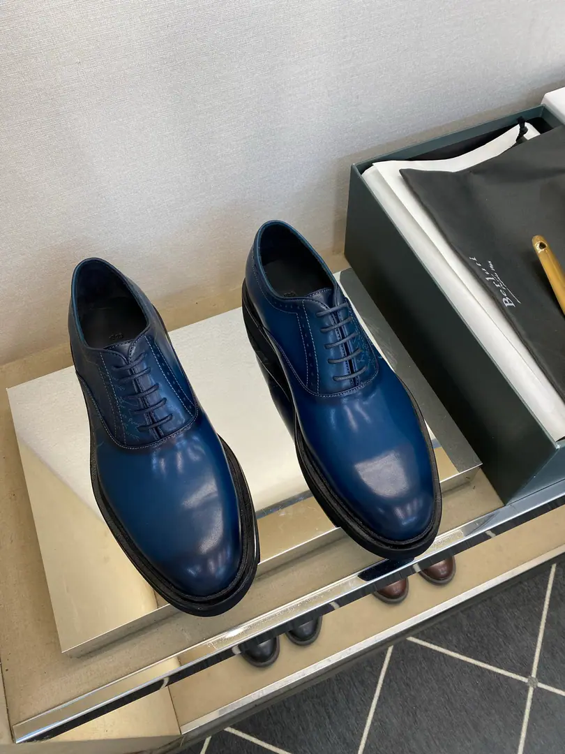 ⚠️【BERLUT＊】 ⚠️Artificial paint for color. ⚠️Fashion Debys. ⚠️Positive: 39One.44, (5One.10） ⚠️High-tech pure handcraft🐂Goods！Fashion is high-light.💯💯, Shoemaker is a pure hand-colored man., Real art.！The water towers are also re-colored.！Fahrenheit.: Artificial painting of cattle skins in Italy.(It's super-high., A touch.), Uchi.: Importing cow skin, Slipperproof rubber floor！！Super-cerial sense！Gentleman.！38, 45, Make a no-refund order.