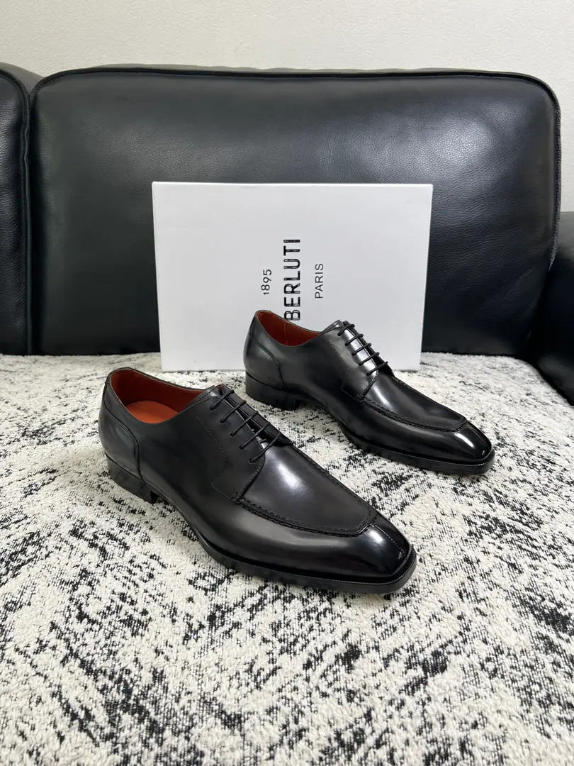 Berluti High Quality Top-level craft Brute. The counter is being synchronized with the original distribution configuration., Italian imports of cow flour, All imported water- dyeed cattle stubs., Shoes under the sole.: The original factory is super comfortable with the original base., The original factory and the single., Codes 39-44（Sold38 45 46）