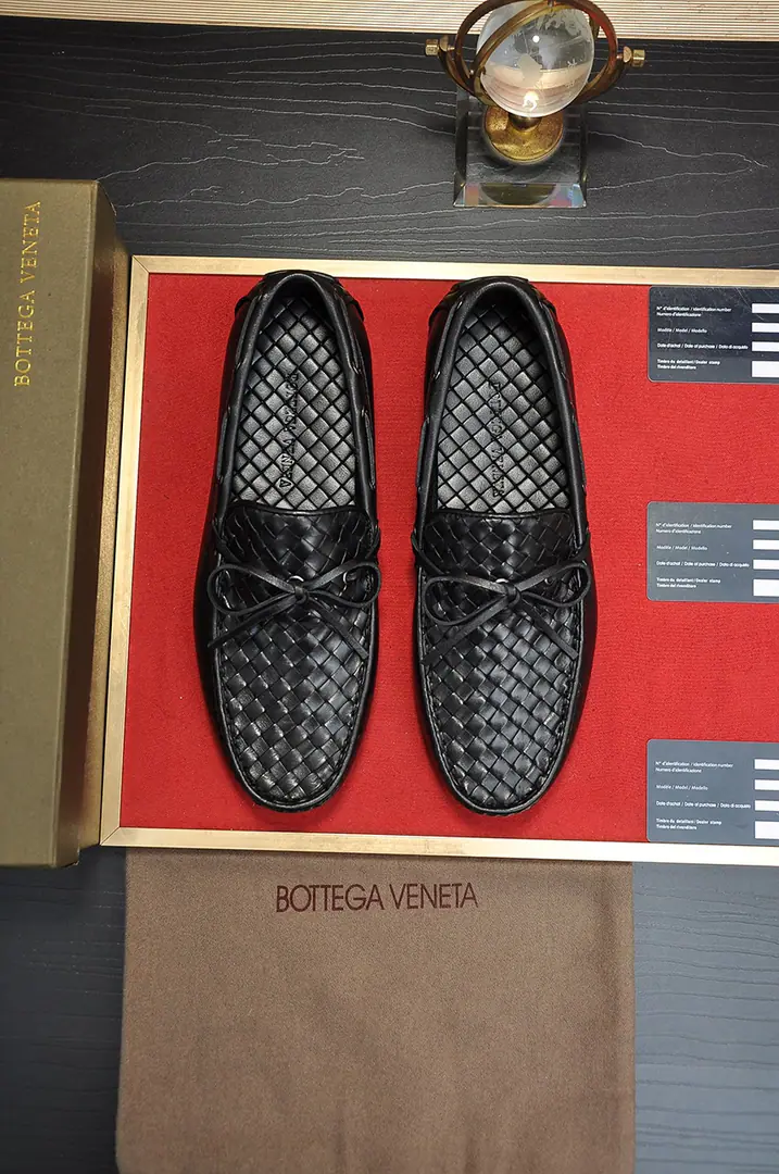 Get out of the factory. 【Botteg Venetta(BV)】New exclusive. New money for the network. Top-of-shoe calf skin made above the shoe surface A delicate touch. The quality of luxury. For men's delicate weights. It's a noble place to be. A carefully designed Mark hand-made stitch. Fluid Lines In the pig's skin. Sweatwash comfort. 38-44