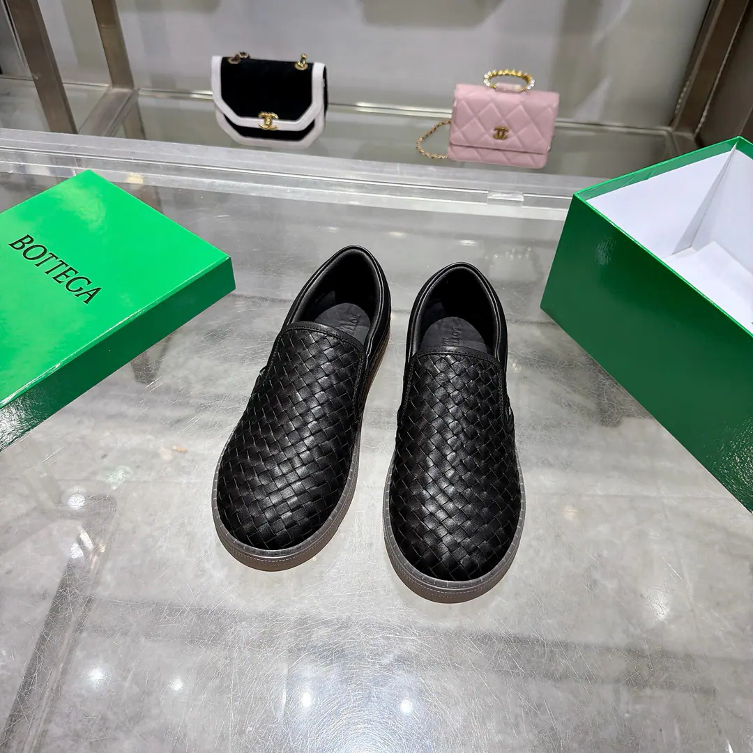 【BV】 The Fluttershy.2026The autumn cabinet is the same. Bottega VenetaRoundheads, leisure shoes.！Weaving style！High-end atmosphere！Solid interior！Transparency Base！[Rose.][Rose.]！Pure handweaving, The originals are one moment after another.！Quality assurance！ Size: Men39--44（Men38.45.Custom without re-offer）