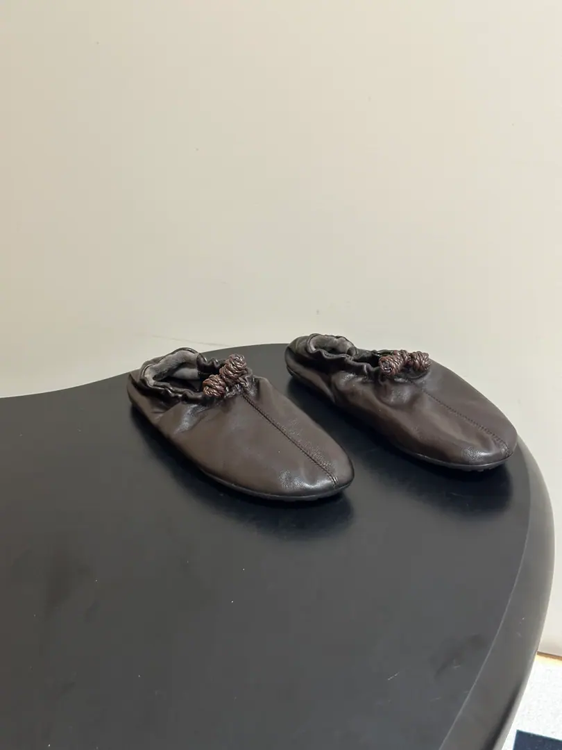 Top Quality BOTTEGA VENETA The Fluttershy. 2026Summer New Money BV FantasminaThe ballet shoes are so loose and so soft with Grandma's shoes on the flat. Fantasmina - Blades., BVThe mood is up. The soft-floped little sheep skins make natural wrinkles., Hand-lined as a point detail, I can't get my heels on my loose shoe., The soft-blooded violence is unburdened.！ Soft and roundhead cut, I'm gonna have to get all the legs., I'm not gonna be a lazy little girl. Telecommuting, Date, It's all for the trip.！It's very, very simple.BVAmologize, It's a good look and a good look.！ Shoe.: Customize the skin Inside, put your feet on the inside.: Lamb skin. Shoes under the sole.: The rubber floor. Codes: 35-39(40.41.42I'll make sure I don't change it.)