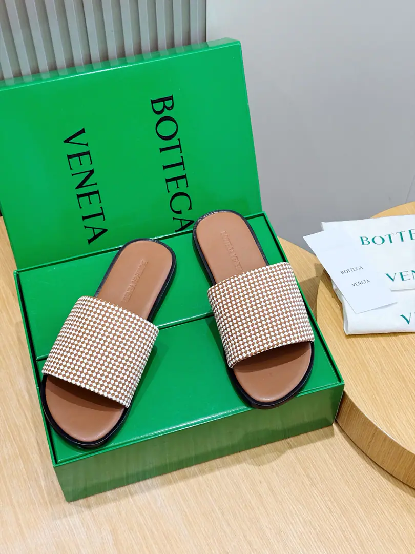 BVGentlemen.WaveShoes. IntrecciatoWeaving leather moller sandals, Streamline Outline A real leather skin., OpankaThe structure is consistent with human engineering. Italy %Cow leather. Size:39-44(38.45Do it.）