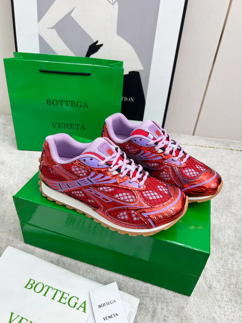 Get out of the factory.【Real value】🐁🐁Top Version（Couple money.） Bottega VenetaThe Fluttershy.23ssAutumn and Winter Show.BV OrbitSports shoes Wang Yi Bo Same paragraph Lovers' leisure shoes, dad's shoes.！RunnerSports shoes！Original procurement development！ Use of original light-technology web-based fabrics, Original unamended！Process complex！ Design rubber for the outside with geometric patterns The King's Bomb Series. High Version Actual**A lot., Still the same little legs. Very.nice. - You're a man of play., Matching Packed shoe process Admit High Version The original version of the Big Bottom is unique., Select ScrewTPUOtsumi!, The material weight is identical.！ Size:#Women35-41 （40 41Custom without re-offer） Men39-45(45Code custom is not to be changed)