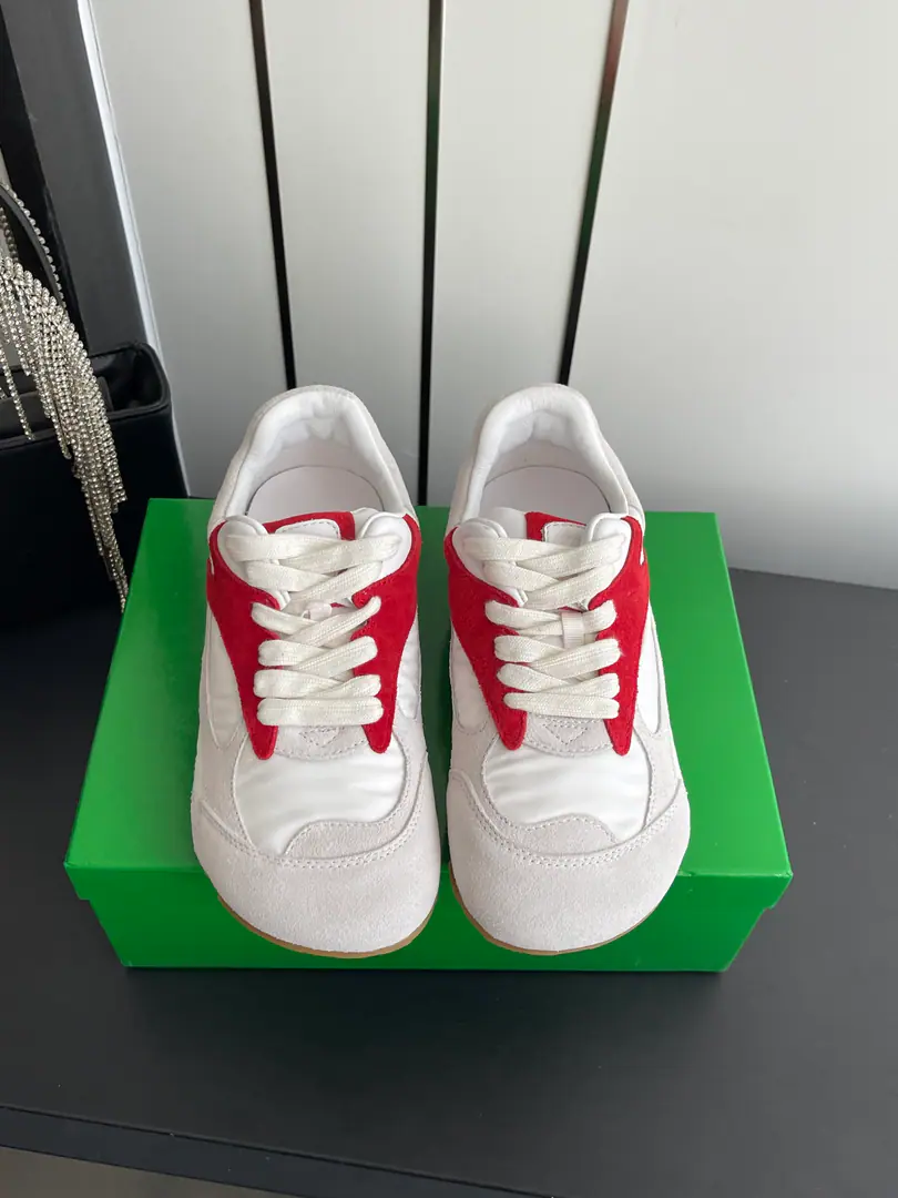 🏧𝐁𝐨𝐭𝐭𝐞𝐠𝐚 𝐕𝐞𝐧𝐞𝐭𝐚New leisure shoes. 90The ancient sense of the time is on its feet., These are so good shoes.！ White background+Collapse, Black/Yellow/Blue/Red Four Optional, Every pair is like a new wake of fashion in old times.. - Oh, Pete.+The nylon's piece of collage., It's soft and it's very thick., The shoes are not so skinny.. It doesn't matter if it's with jeans., Sports pants or 100-ton skirts?, It's all about the regenerate mood.. It's kind of...“The older the better the better.”A classic., Telecommuting, Out of the street., - I can do sports.holdStay.. Shoe.: High-swiss-lighted cow revelry. Uchi.: Lamb skin. Otsumi!: TPUOtsumi! Codes: 35-40（40Make a reservation.）