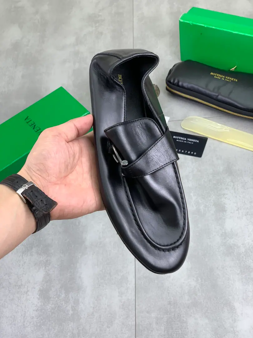 Plant prices【Real value】 In the watered cow. High-quality business purses, bean shoes.💎💎💎 BOTTEGA VENETAThe network is synchronizing the top-of-the-art market.BV, Accept material matching Shoes comparison Process Comparison It's practical and qualitative.·It's a lot of things., The more you look, the more you smell.. Pure hand-weaving process Shoe-faced material, Italy🇮🇹Import hand-weaving cattle skin Quality water in the inside. Original private template customizes to bottom Size: 39-45 Colours: Multi-Currently Optional