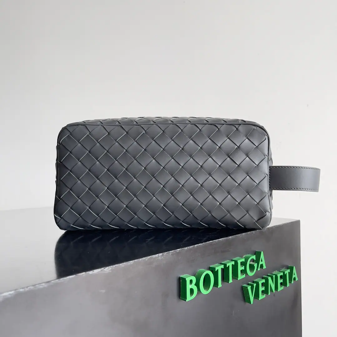 BOTTEGA VENETA 2024New paragraphINTRECCIATOClassic washing packs., The quality of the person's choice of low-profile luxury is that its brand interpretation prefers low-key.BVIt's the first choice.~~ Paragraph: 729295 Dimensions: 26*13*10cm