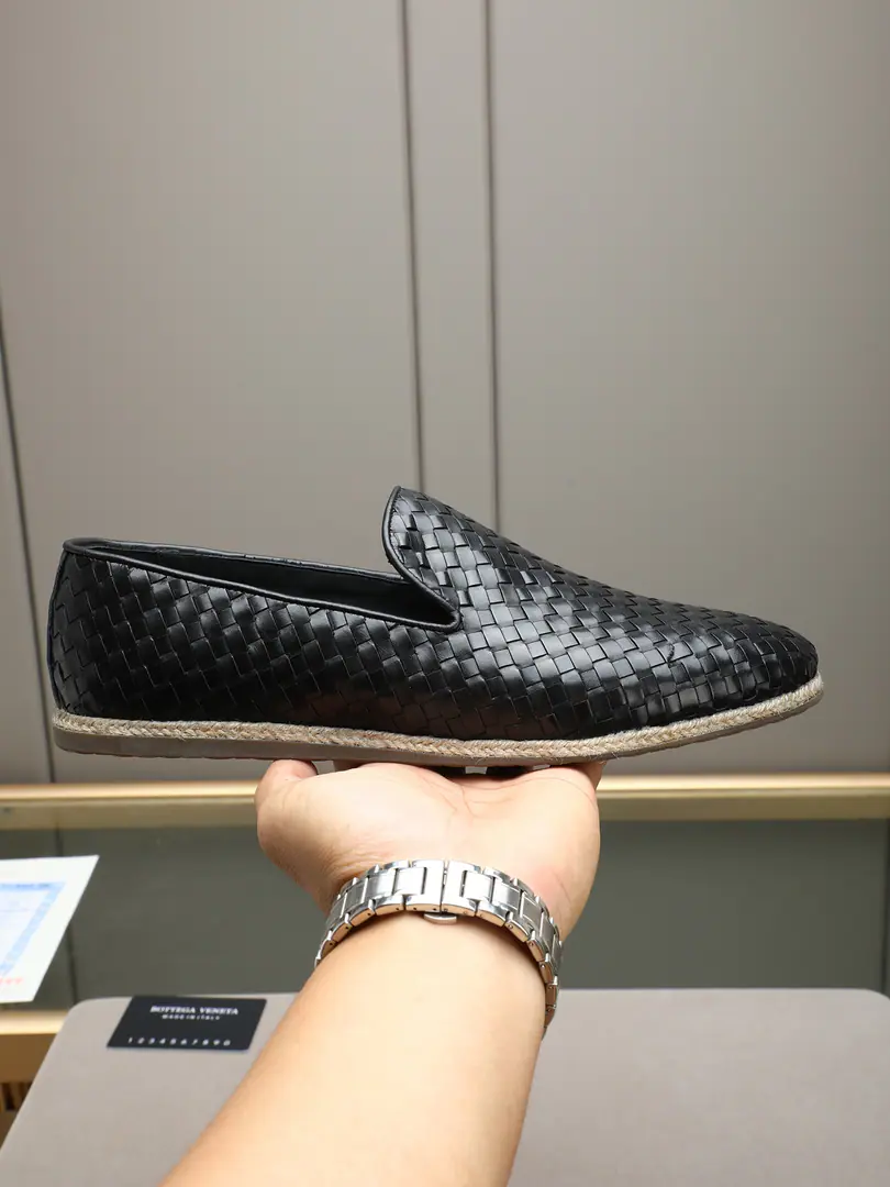 P BV High-end hand-woven Leafling Shoes Men A twig of a cow's skin and a twig of a leisure shoe. Get some slackers.• ✨ Luxury handweaving: Use of imported head-skins, Classic hand knitting process, It's a delicate texture., Quality is advanced., The more it's smelling, the more it's going through.. • ✨ It's not boring to breathe.: Natural ass-packing.+Into the skin of the cow., ♪ Say goodbye to the hot, wet ♪, We can wear it all seasons.. A shoe-free belt design., It's easy to wear., Fits for fast-paced life.. • ✨ Business commute, Leisure trip., I can handle my day-to-day date., It fits the jeans., Leisure pants., We'll have to wait for a few more pants.. • ✨ Slip-resistant soles.: Soft bullet is a slider., ♪ Walking steady and not slipping ♪, You've been wearing it long enough.. 38-44(45 46Do it.)