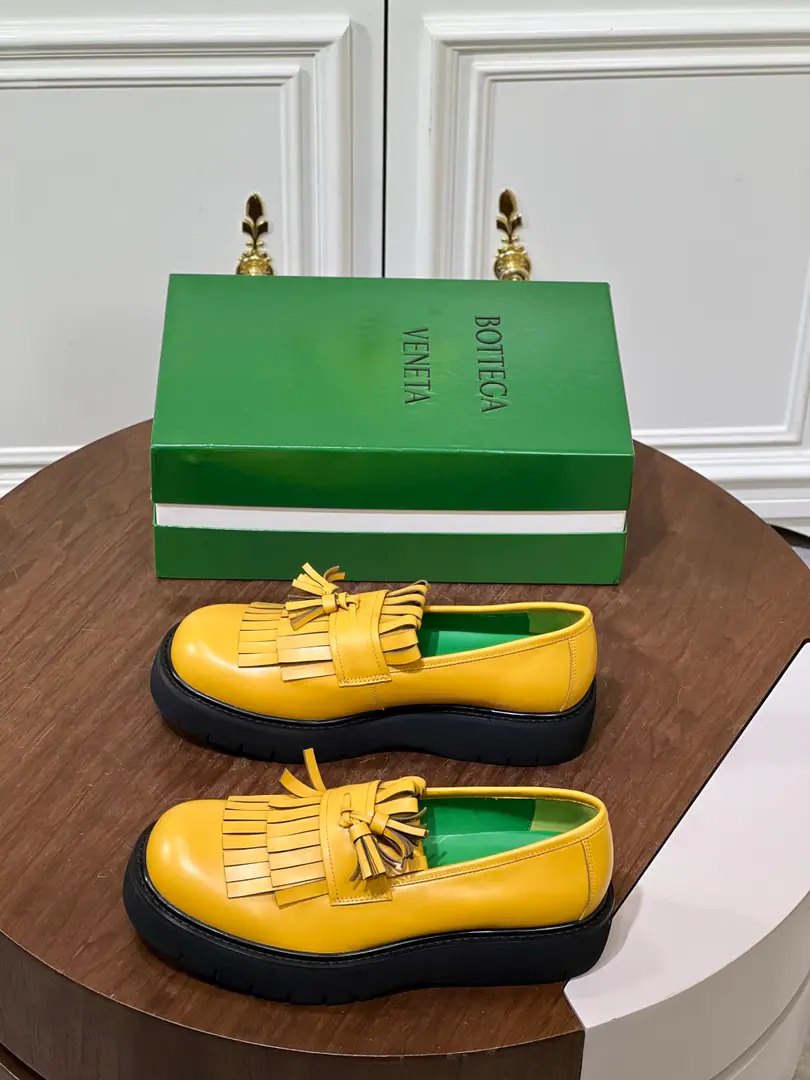 BVIt's a new home. Botteg* Venet*/Pow!-The Fluttershy. A man with a thick, flowing Soulaf shoes. Import the open beads./Skins. Skin-skinned. The material looks at the details. Photo-sophistice process It's a classic.BVGreen inner. Whole black High-end rubber strip decoration It's a very small thing., Foot depth pressure.logoMonk sign It's not like you're comfortable with your feet. 4.5CMLight-blow rubber soles. Deep-Earer Bottom It's nice and easy. Slipperproof.！Omer, Eurasia, Multiple heavy work. Six months of development I'll do the workbook. The details support comparison.. Full package with cabinet！ Size: 39-44（38.45.46Do it.） ¥