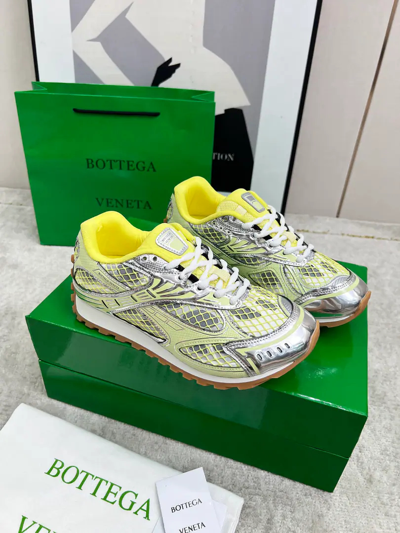 Get out of the factory.【Real value】🐁🐁Top Version（Couple money.） Bottega VenetaThe Fluttershy.23ssAutumn and Winter Show.BV OrbitSports shoes Wang Yi Bo Same paragraph Lovers' leisure shoes, dad's shoes.！RunnerSports shoes！Original procurement development！ Use of original light-technology web-based fabrics, Original unamended！Process complex！ Design rubber for the outside with geometric patterns The King's Bomb Series. High Version Actual**A lot., Still the same little legs. Very.nice. - You're a man of play., Matching Packed shoe process Admit High Version The original version of the Big Bottom is unique., Select ScrewTPUOtsumi!, The material weight is identical.！ Size:#Women35-41 （40 41Custom without re-offer） Men39-45(45Code custom is not to be changed)