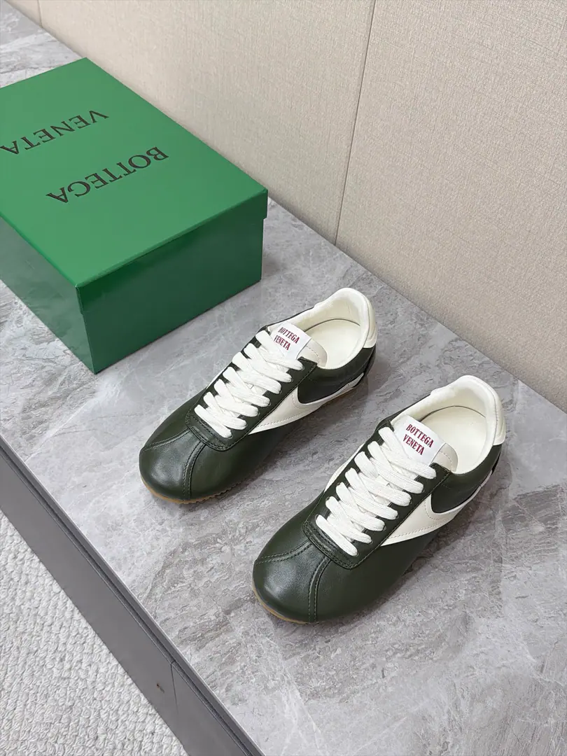 BOTTEGA VENETA The newest couple of the Fluttershyssmen has been trained for Agan's leisure shoes. A superstar, red grass. Retro.70The contours of the Agan's shoes. Take the old money. ♪ Relaxing and relaxing ♪ It's all seasons a year. It's a very simple branding. Only a little word of shoe tongue. Low-end advanced MatchBVClassic light-luxury. I don't even know how to get time off. ♪ Skins of cattle, sheep, skins of sheep, skins of sheep, skin of sheep, skin of sheep, skin of a skin of a skin of a skin of a skin of a skin of a skin of a skin of a cow, Original-open-roll-out rubber-proof rubber baseSize: Women35-40 Men39-45