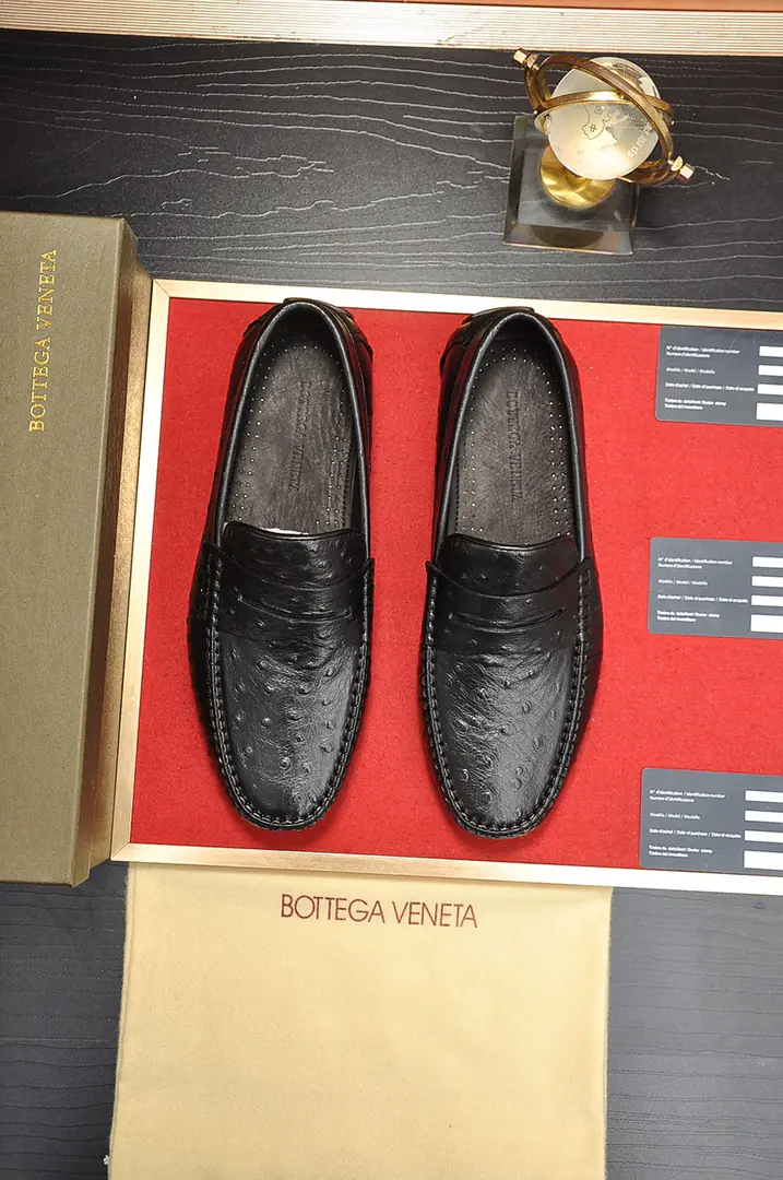 Get out of the factory. 【Botteg Venetta(BV)】（In the whole cow's skin.）New exclusive. New money for the network. Top-of-shoe calf skin made above the shoe surface A delicate touch. The quality of luxury. For men's delicate weights. It's a noble place to be. A carefully designed Mark hand-made stitch. Fluid Lines Inside the whole cow. Sweatwash comfort. 38-44