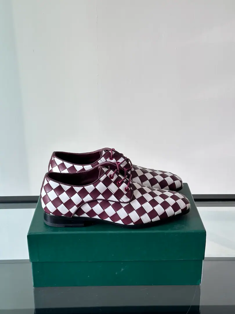 BV The new man's a little bit of a looser than a big leather shoe., This leisure shoe is made manually with soft little cow skin., A lightly and lightly achieved., In a fine leather line., The classic all-round shoe-shoes are a fine leisure style.. A flexible sling-up structure with a original is a big one., Add more durability. A leg is easily worn off by a leg design.. Dollar Size: 39-44（38.45Do it.）