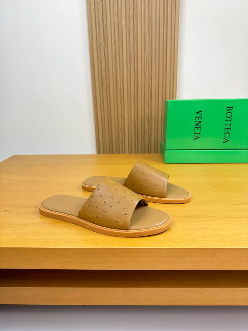 【BOTTEGA VENETA】Botega. High-end quality Original List·- Rhythm slippers. Shoe.: Imports🔝Pearls green skin. Uchi.: Environmental skin Otsumi!: It's so light.TPUWater-packing station·Rubber. Combination to the base Super-high-quality control.·- I'm doing a little work.: Highlight(High-end·- How expensive.·Slot) Size: 39-44（38, 45Make a reservation.)·BV0186