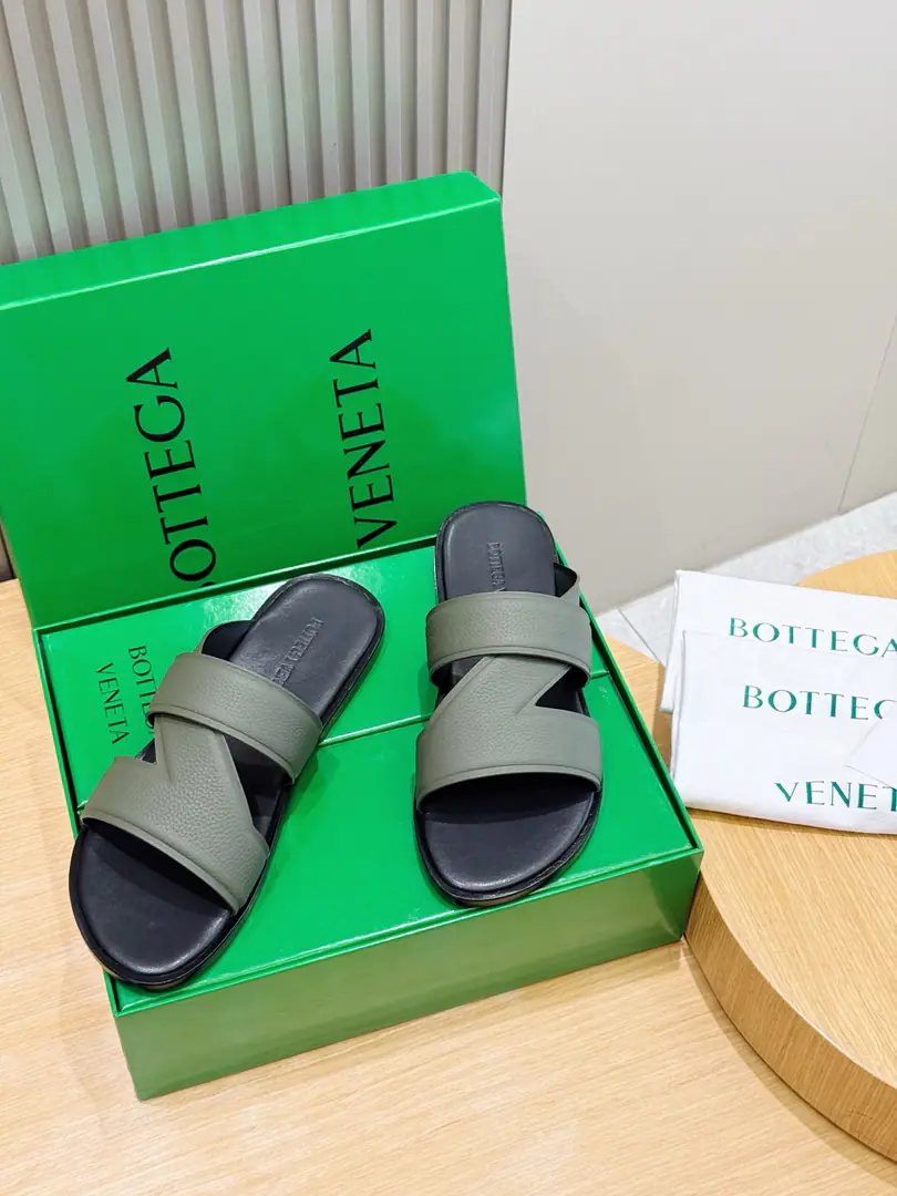 BVGentlemen.WaveShoes. IntrecciatoWeaving leather moller sandals, Streamline Outline A real leather skin., OpankaThe structure is consistent with human engineering. Italy %Cow leather. Size:39-44(38.45Do it.）