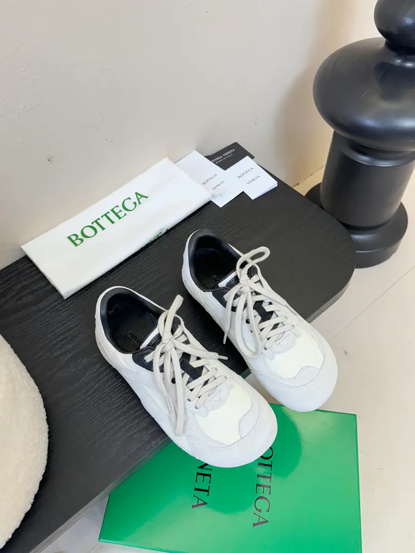 Men➕10 bvThe same thing that I found in the same paragraph.Bottega VenetaNew sneakers.❤️Bottega Veneta OrbitSports shoes90The ancient style is inspired., I'll use the net veil for the shoe., Recipe branding.intrecciatoWeaving elements, Shows a fine front design style.. Use light-quality technical fabric, Leather and netting made, The design of the low band belt., The comfort of leisure and the fineness of the design. Fabulous.: Skin grinding of sand. Uchi.: Original Size: 35-45(45Customize or not change)39.40Note the gender code.