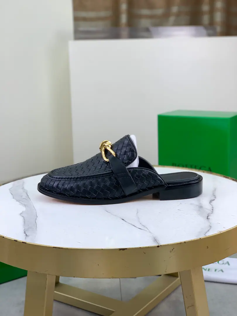 Plant prices Top Quality（That's a big line.）💎💎💎 BOTTEGA VENETAThe network is synchronizing the latest money. Top-level market top versionBVBusiness shoes, Accept material matching Shoes comparison Process Comparison It's practical and qualitative.·It's a lot of things., The more you look, the more you smell.. Pure hand-weaving process Shoe-faced material, Import original hand-weaved cattle skin Quality water in the inside. The original custom custom is a very big hand job. Size: Women35-39（34 40Do it.）Men39-44（38 45Do it.） OriginalBVGreen Box, Full package.