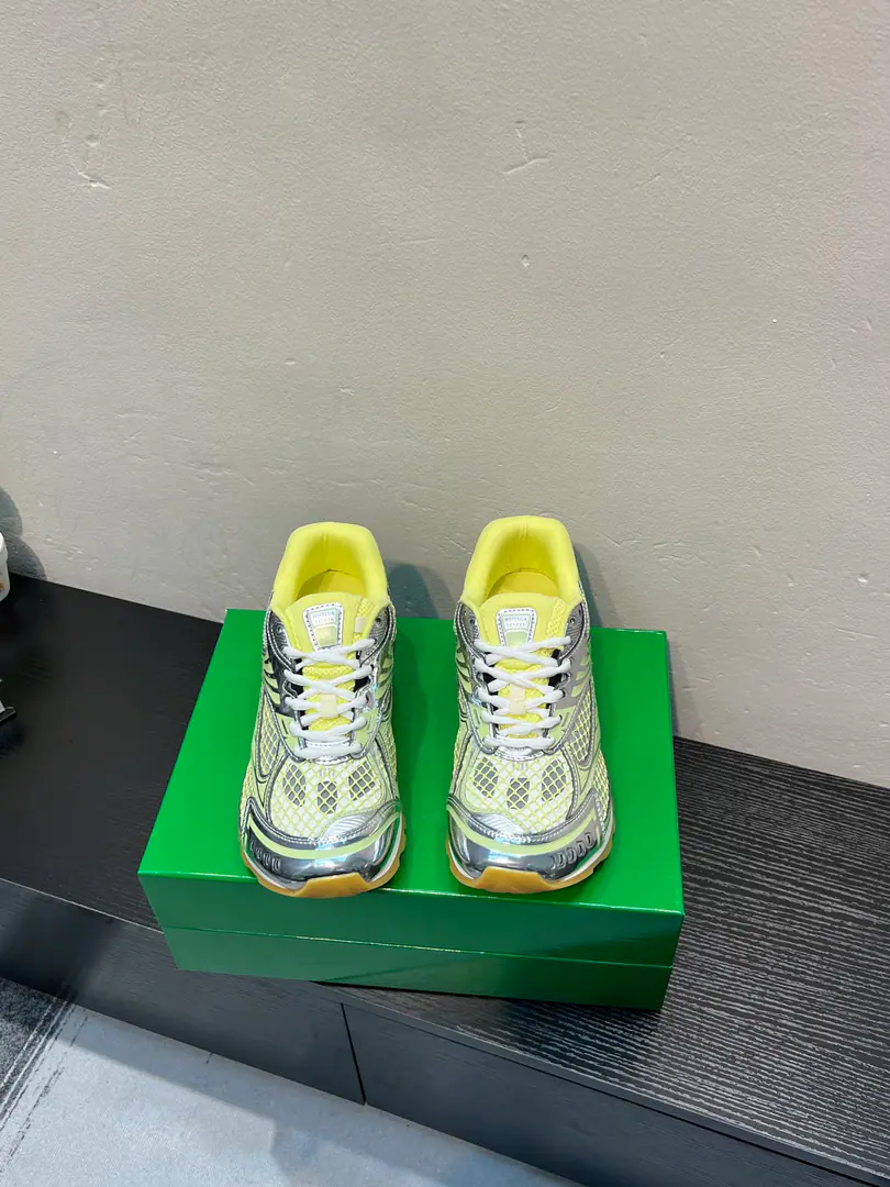 【BVThe same sports as the cabinet, the Agan Shoes, the Daddy's Shoes.】Heavy pounds.BVThe same guy's got a cool old man's shoes.😎He's a man of a temper and a man of a kind., The color and the foot are all online.！I don't want the sisters to know she exists., Put it on. Shoe.:Real leather.+Network I'm comfortable with air. Otsumi!:The same rubber bottom as the counter. It's cozy and light. Uchi.:Airnet. Original Box Packaging Size:35-45（46 47Custom）
