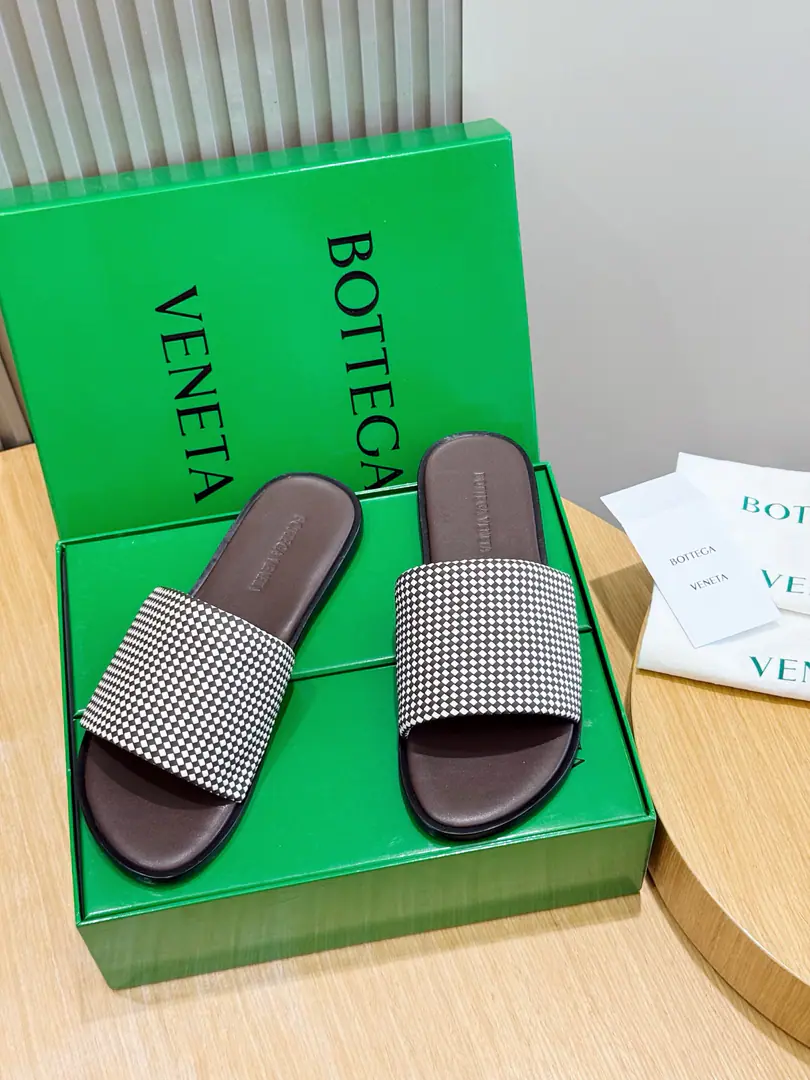 BVGentlemen.WaveShoes. IntrecciatoWeaving leather moller sandals, Streamline Outline A real leather skin., OpankaThe structure is consistent with human engineering. Italy %Cow leather. Size:39-44(38.45Do it.）