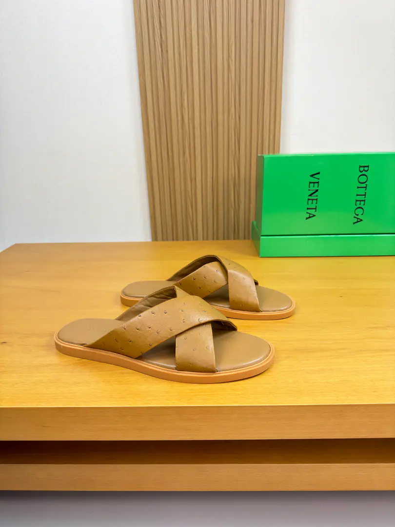 【BOTTEGA VENETA】Botega. High-end quality Original List·- Rhythm slippers. Shoe.: Imports🔝Pearls green skin. Uchi.: Environmental skin Otsumi!: It's so light.TPUWater-packing station·Rubber. Combination to the base Super-high-quality control.·- I'm doing a little work.: Highlight(High-end·- How expensive.·Slot) Size: 39-44（38, 45Make a reservation.)·BV0186
