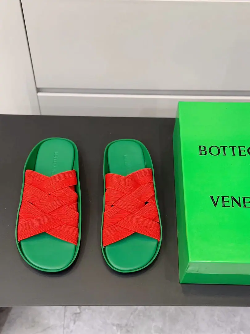 BVGentlemen.WaveMuller sandals. IntrecciatoWeaving oak moller sandals., Streamline Outline The pneumatic exterior., OpankaThe structure is consistent with human engineering. Size:39-44(38.45Do it.）