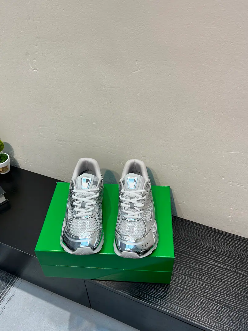 【BVThe same sports as the cabinet, the Agan Shoes, the Daddy's Shoes.】Heavy pounds.BVThe same guy's got a cool old man's shoes.😎He's a man of a temper and a man of a kind., The color and the foot are all online.！I don't want the sisters to know she exists., Put it on. Shoe.:Real leather.+Network I'm comfortable with air. Otsumi!:The same rubber bottom as the counter. It's cozy and light. Uchi.:Airnet. Original Box Packaging Size:35-45（46 47Custom）