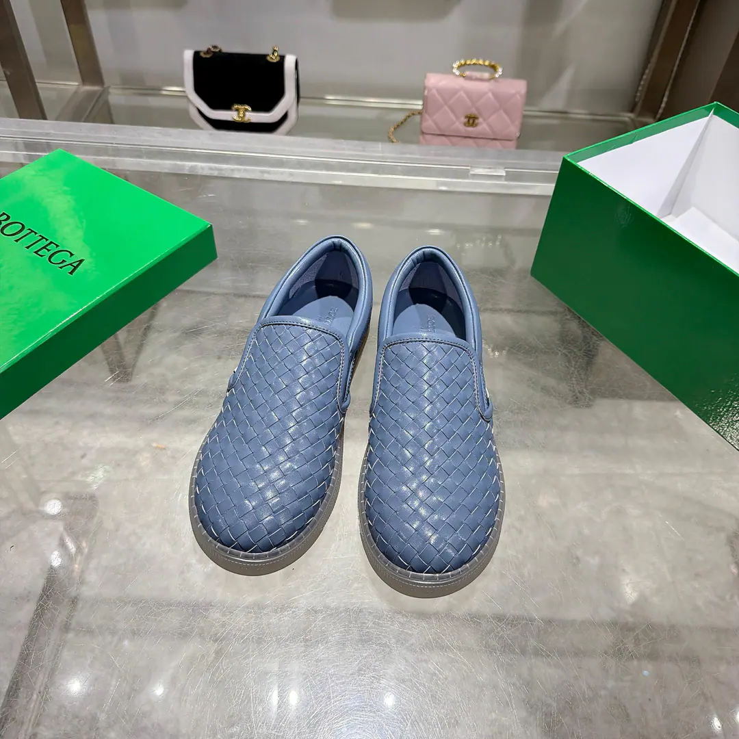 【BV】 The Fluttershy.2026The autumn cabinet is the same. Bottega VenetaRoundheads, leisure shoes.！Weaving style！High-end atmosphere！Solid interior！Transparency Base！[Rose.][Rose.]！Pure handweaving, The originals are one moment after another.！Quality assurance！ Size: Men39--44（Men38.45.Custom without re-offer）