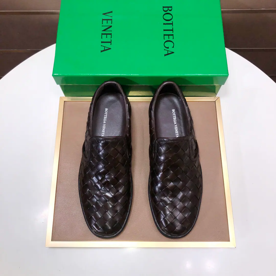 Plant 【BV】 The official shoes.👊🏻Weaving of cattle🔰The inside of the cow's skin and the top of the rubber.🔲The counter.1:1Quality Every successful man's identity.🍃The upper foot atmosphere is steady.🚶🏻🚶🏻Customize cabinet originals for high-end re-engineer📯Importing cattle skins for manual knitting🐂No matter how much the wind blows, it's still the same.🔘Can be tested in time.🔍️Codes: 39-45(45Do it.)