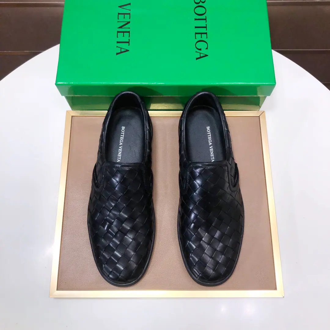 Plant 【BV】 The official shoes.👊🏻Weaving of cattle🔰The inside of the cow's skin and the top of the rubber.🔲The counter.1:1Quality Every successful man's identity.🍃The upper foot atmosphere is steady.🚶🏻🚶🏻Customize cabinet originals for high-end re-engineer📯Importing cattle skins for manual knitting🐂No matter how much the wind blows, it's still the same.🔘Can be tested in time.🔍️Codes: 39-45(45Do it.)