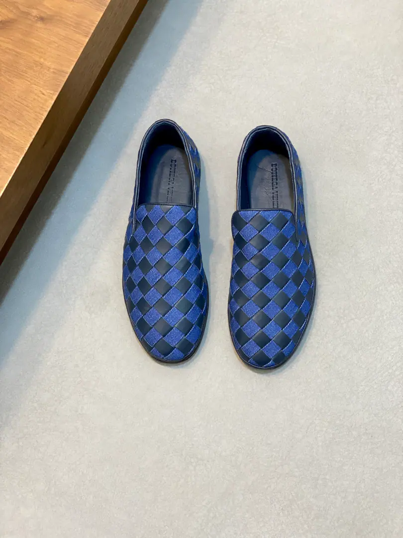 Botteg* venet* — Botega.. BVThe network is synchronizing the high-end series of hand-woven Oxford shoes.. Use of imported motor vehicles for French roll-by Handweaving｜Skilled car sutures. Inreben dyes the cow skin.. The long-lasting marks are not easily deformed.｜Wear it long and long. The calf's skin and feet are effective in getting some air.｜Importing the base of the embryo｜A real shoe bottom is a shoe bottom that breathes automatically. To ease your foot fatigue.. Semi-skinned Cold Sticky Process Crystaling Art｜It's easier to carry a shoe bag. Codes: 39-44. （38, 45, 46Make a reservation.）