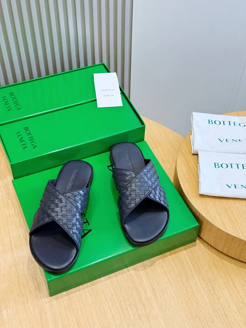 BVGentlemen.WaveShoes. IntrecciatoWeaving leather moller sandals, Streamline Outline A real leather skin., OpankaThe structure is consistent with human engineering. Italy %Cow leather. Size:39-44(38.45Do it.）