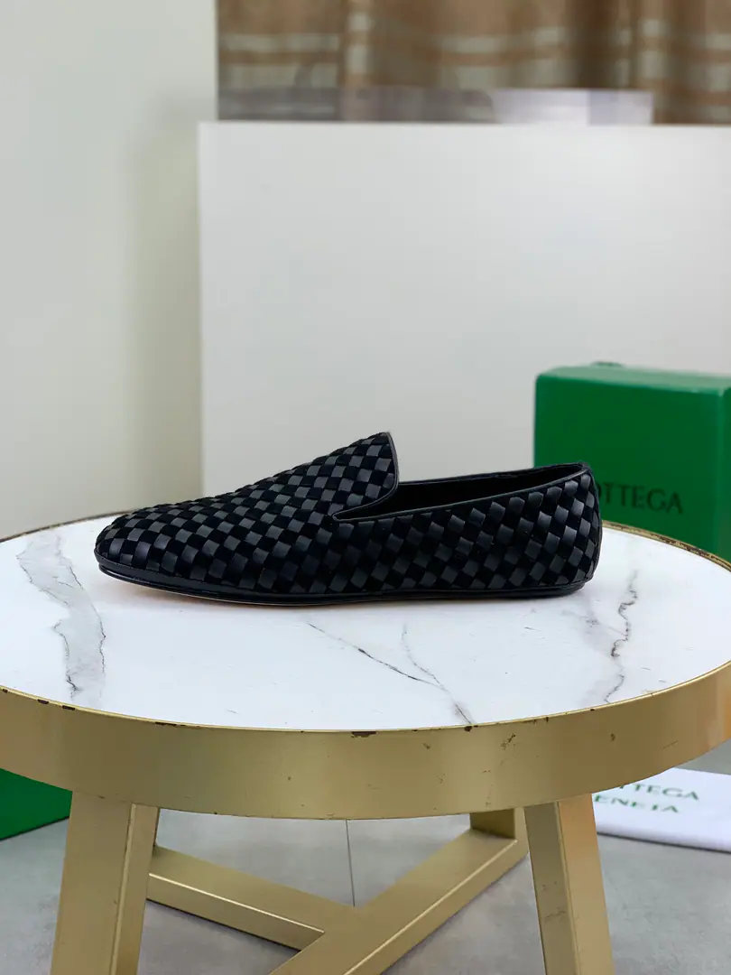 Plant prices Top Quality（That's a big line.）💎💎💎 BOTTEGA VENETAThe network is synchronizing the latest money. Top-level market top versionBVBusiness shoes, Accept material matching Shoes comparison Process Comparison It's practical and qualitative.·It's a lot of things., The more you look, the more you smell.. Pure hand-weaving process Shoe-faced material, Import original hand-weaved cattle skin Quality water in the inside. The original custom custom is a very big hand job. Size: Women35-39（34 40Do it.）Men39-44（38 45Do it.） OriginalBVGreen Box, Full package.
