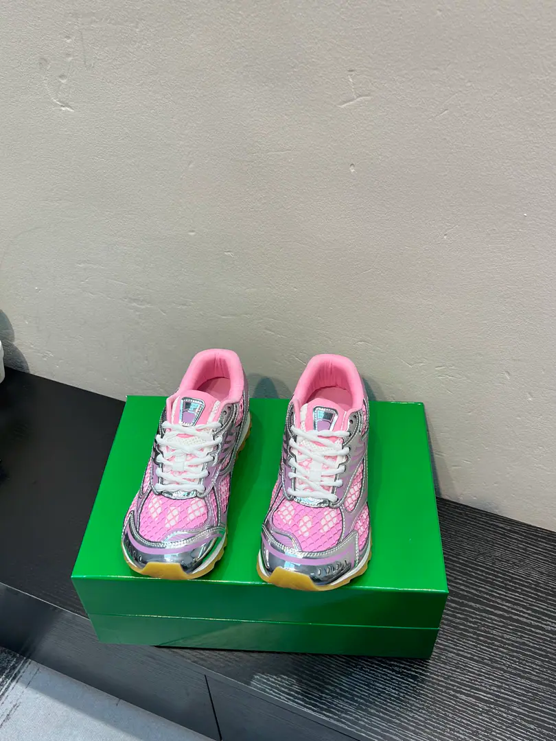 【BVThe same sports as the cabinet, the Agan Shoes, the Daddy's Shoes.】Heavy pounds.BVThe same guy's got a cool old man's shoes.😎He's a man of a temper and a man of a kind., The color and the foot are all online.！I don't want the sisters to know she exists., Put it on. Shoe.:Real leather.+Network I'm comfortable with air. Otsumi!:The same rubber bottom as the counter. It's cozy and light. Uchi.:Airnet. Original Box Packaging Size:35-45（46 47Custom）